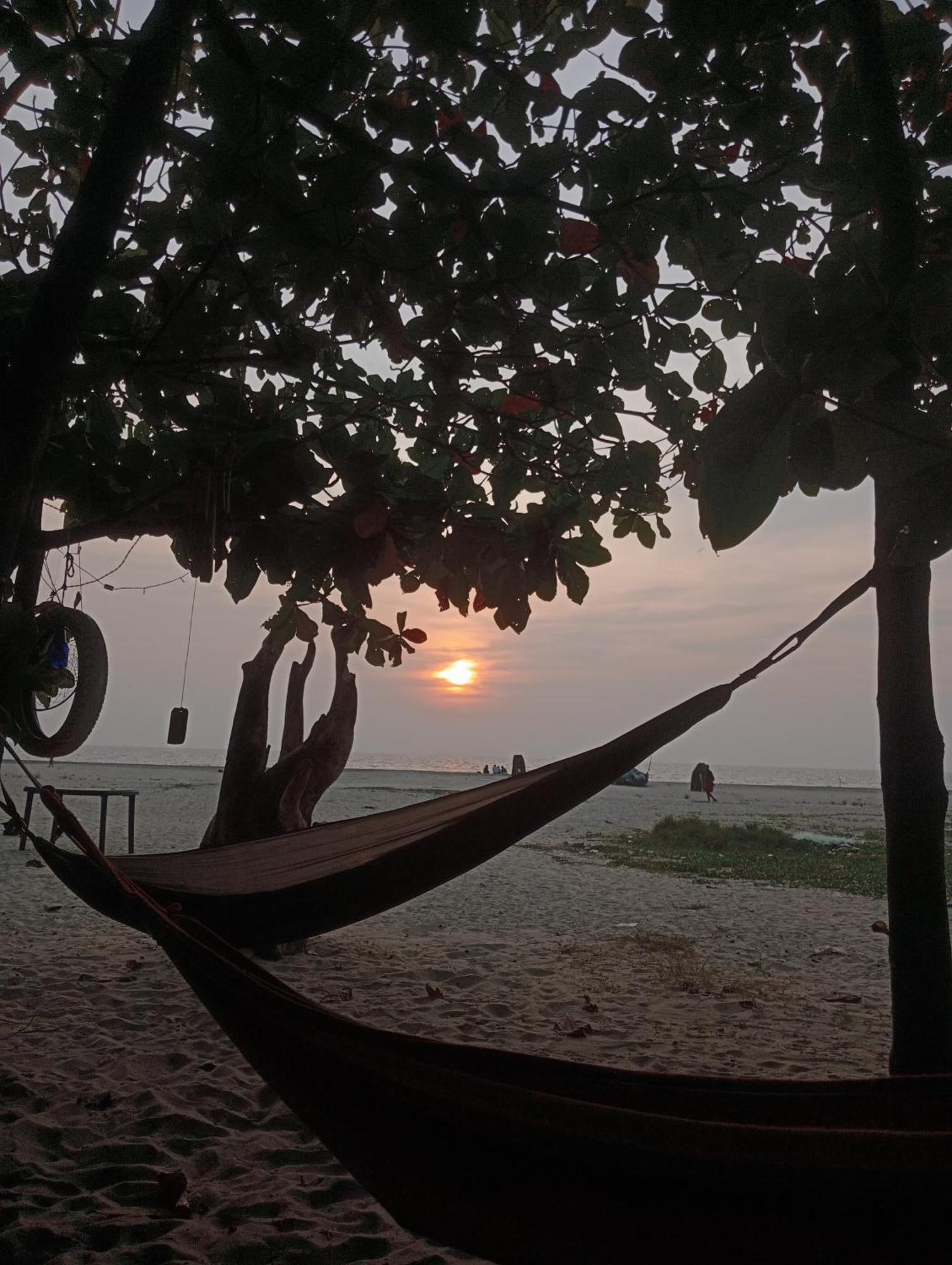 Beachcampers Only For Foreign Traveler'S Alappuzha 외부 사진
